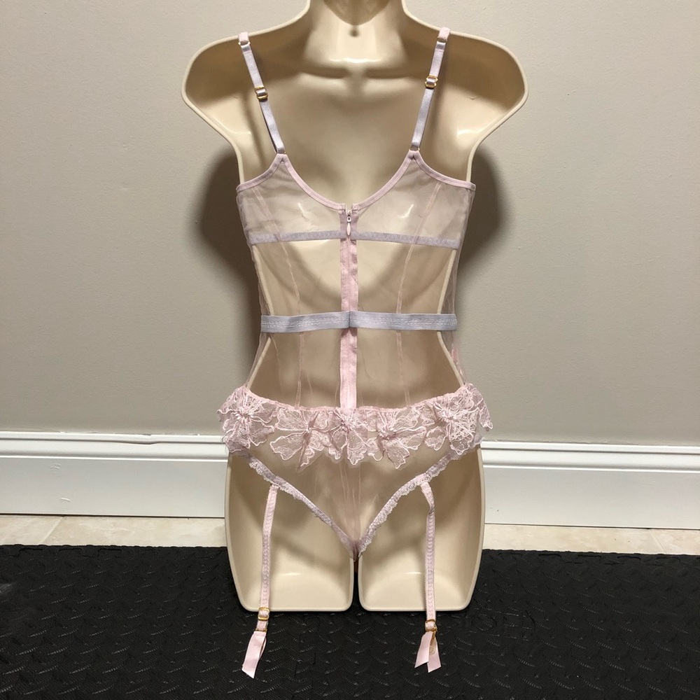 Agent Provocateur Pink Lace Bra Intimates - Picture 15 of 16